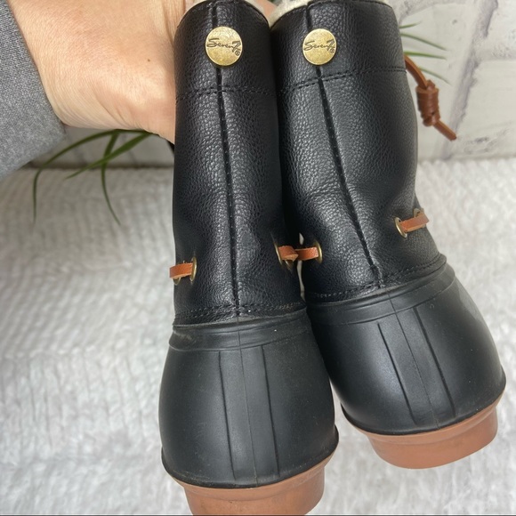 Seven Matt Black Duck Boots with lined Sherpa Sz 9 - Picture 5 of 8